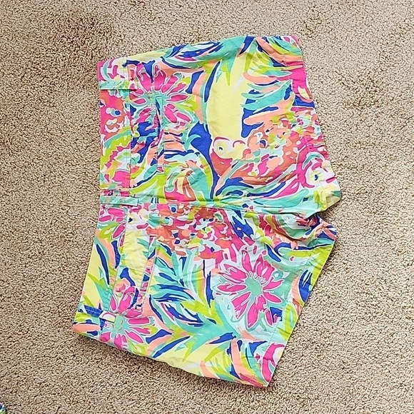 Lilly Pulitzer SZ 14, pink multi Callahan shorts. - Picture 4 of 8